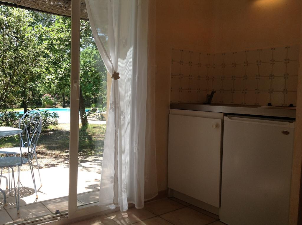 Le Clos Des Cigales Roussillon en Isere Cameră foto