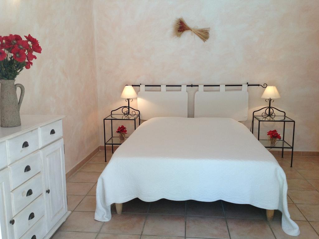 Le Clos Des Cigales Roussillon en Isere Cameră foto
